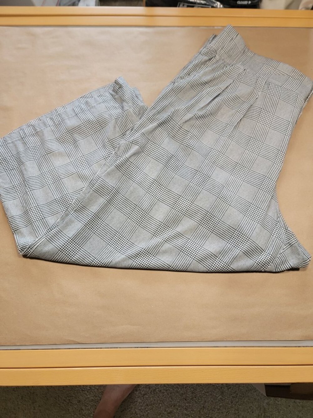 Torrid Size 24 Black White Plaid Wide Leg Crop Pant - Picture 7 of 15